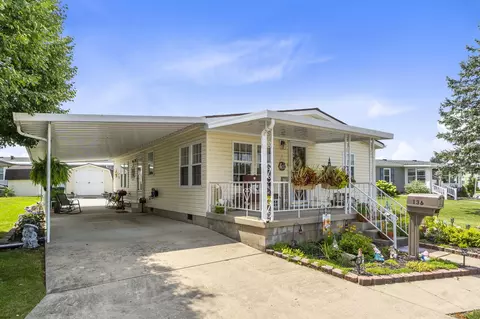 136 S South Point Dr, Fairborn, OH 45324