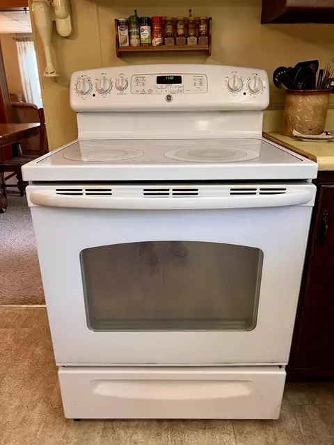 Kitchen - 7885 N Ludlow Rd, Cable, OH 43009 photo 4 of 8