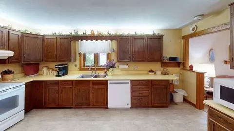 Kitchen - 7885 N Ludlow Rd, Cable, OH 43009 photo 1 of 8