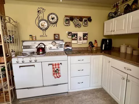 Kitchen - 7885 N Ludlow Rd, Cable, OH 43009 photo 8 of 8