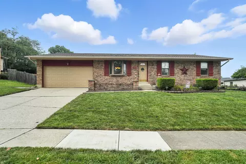 825 Merry John Dr, Miamisburg, OH 45342