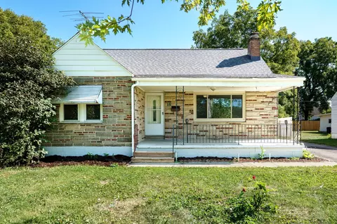 18 Sunset Dr, Medway, OH 45341