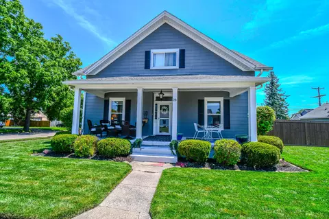 28 Miles Ave, Tipp City, OH 45371