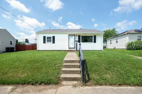 827 Barker Dr, Springfield, OH 45505 photo 2