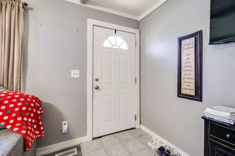 827 Barker Dr, Springfield, OH 45505 photo 5