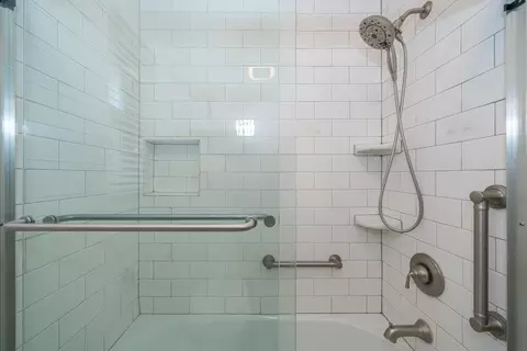 Bath - 3751 Mengel Dr, Kettering, OH 45429 photo 4 of 7