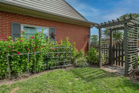 Exterior - 3751 Mengel Dr, Kettering, OH 45429 photo 6 of 13