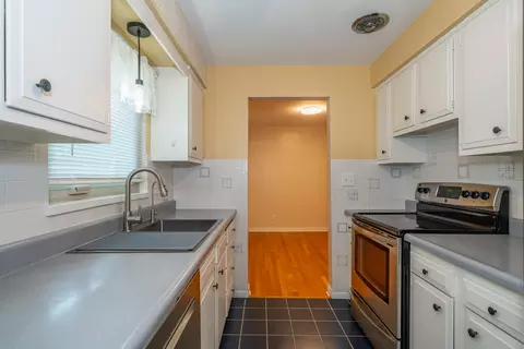 Kitchen - 3751 Mengel Dr, Kettering, OH 45429 photo 4 of 5
