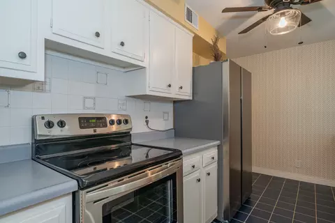 Kitchen - 3751 Mengel Dr, Kettering, OH 45429 photo 3 of 5