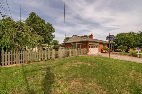 Exterior - 3751 Mengel Dr, Kettering, OH 45429 photo 4 of 13