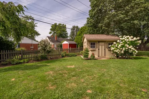 Exterior - 3751 Mengel Dr, Kettering, OH 45429 photo 5 of 13