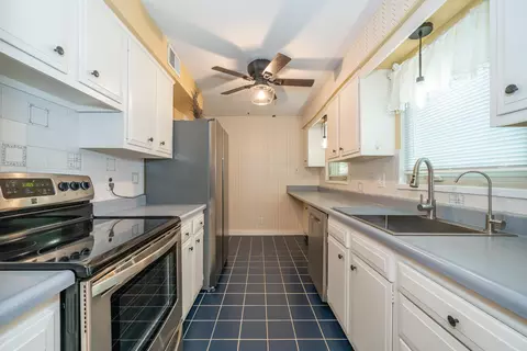 Kitchen - 3751 Mengel Dr, Kettering, OH 45429 photo 1 of 5