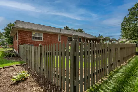 Exterior - 3751 Mengel Dr, Kettering, OH 45429 photo 11 of 13