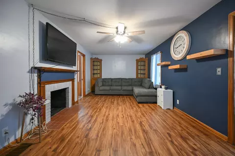 Living - 1865 Overlook Dr, Springfield, OH 45504 photo 6 of 6