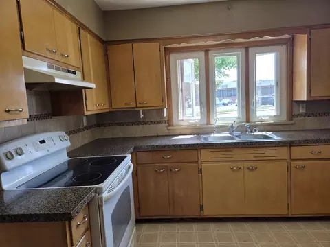 Kitchen - 402 E Russell Rd, Sidney, OH 45365 photo 3 of 5