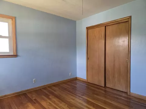 Bedroom - 402 E Russell Rd, Sidney, OH 45365 photo 6 of 7