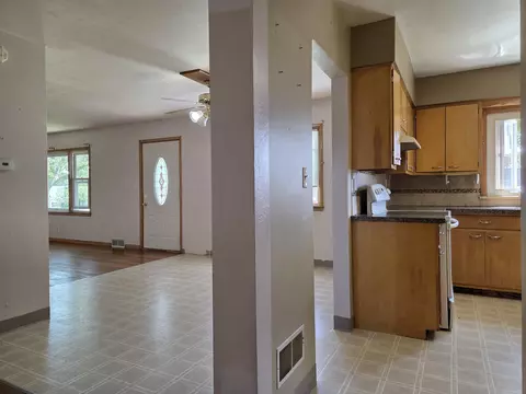 Entry Way - 402 E Russell Rd, Sidney, OH 45365 photo 2 of 3