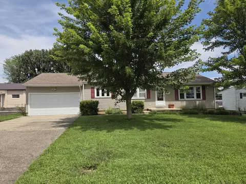 Exterior - 402 E Russell Rd, Sidney, OH 45365 photo 3 of 7