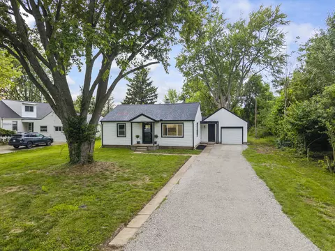 1209 Maple St, Troy, OH 45373