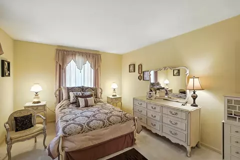 Bedroom - 3436 Cambridge Dr, Springfield, OH 45503 photo 3 of 6
