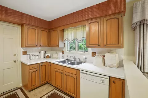 Kitchen - 3436 Cambridge Dr, Springfield, OH 45503 photo 3 of 6