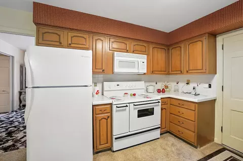 Kitchen - 3436 Cambridge Dr, Springfield, OH 45503 photo 2 of 6