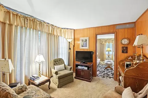 Living - 3436 Cambridge Dr, Springfield, OH 45503 photo 4 of 5