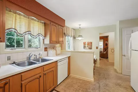 Kitchen - 3436 Cambridge Dr, Springfield, OH 45503 photo 5 of 6