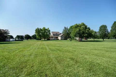 Exterior - 3025 Aubree Ln, Springfield, OH 45502 photo 3 of 13