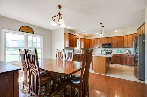 Dining - 3025 Aubree Ln, Springfield, OH 45502 photo 2 of 3