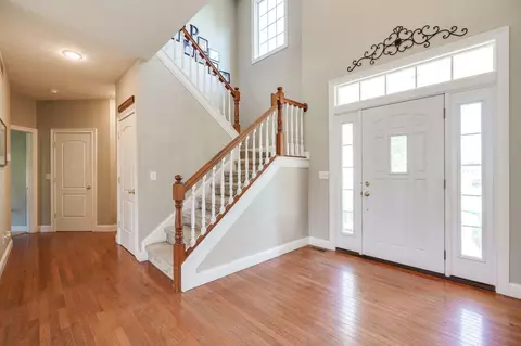 Entry Way - 3025 Aubree Ln, Springfield, OH 45502 photo 1 of 3