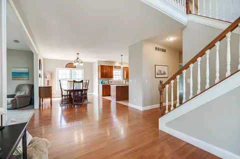 Entry Way - 3025 Aubree Ln, Springfield, OH 45502 photo 3 of 3