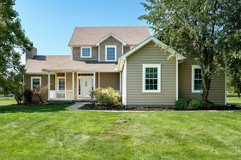 Exterior - 3025 Aubree Ln, Springfield, OH 45502 photo 2 of 13