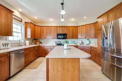 Kitchen - 3025 Aubree Ln, Springfield, OH 45502 photo 1 of 8