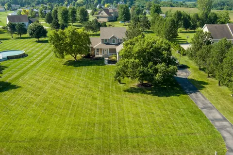 View/Area - 3025 Aubree Ln, Springfield, OH 45502 photo 1 of 8