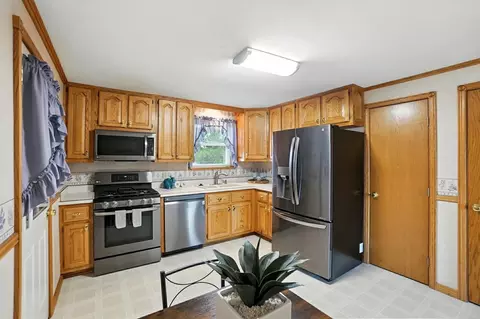 Kitchen - 1109 Student Ave, Springfield, OH 45503 photo 2 of 4