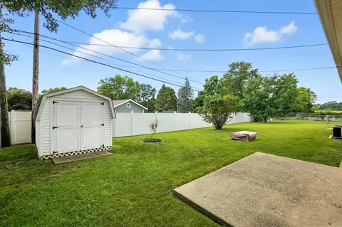 Exterior - 1109 Student Ave, Springfield, OH 45503 photo 6 of 7