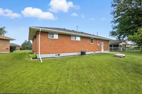 Exterior - 1109 Student Ave, Springfield, OH 45503 photo 4 of 7
