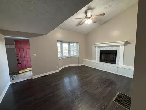 Living - 2800 Craig Rd, Springfield, OH 45502 photo 1 of 5