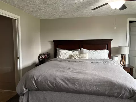 Bedroom - 2800 Craig Rd, Springfield, OH 45502 photo 4 of 4