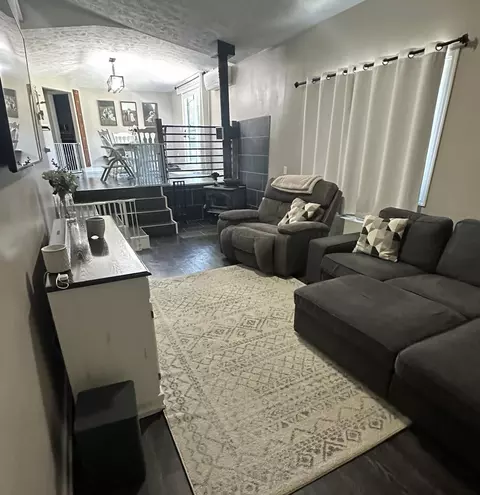 Living - 2800 Craig Rd, Springfield, OH 45502 photo 3 of 5