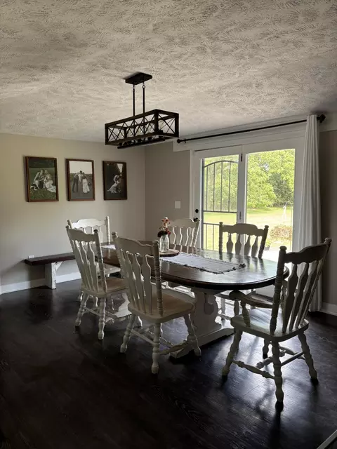 Dining - 2800 Craig Rd, Springfield, OH 45502 photo 1 of 2