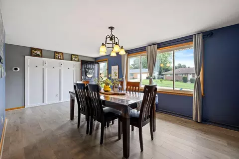 Dining - 4825 Chippendale Dr, Springfield, OH 45503 photo 2 of 4