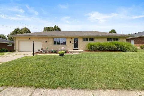 Exterior - 4825 Chippendale Dr, Springfield, OH 45503 photo 5 of 9