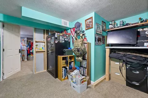 Other - 4825 Chippendale Dr, Springfield, OH 45503 photo 8 of 9