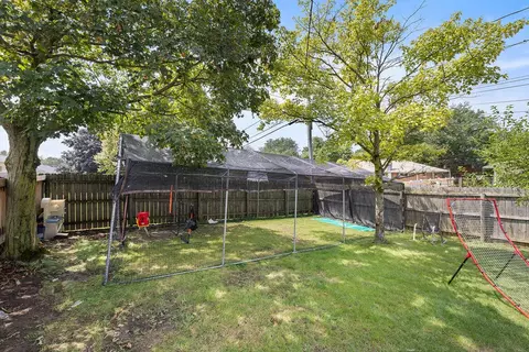 Exterior - 4825 Chippendale Dr, Springfield, OH 45503 photo 4 of 9