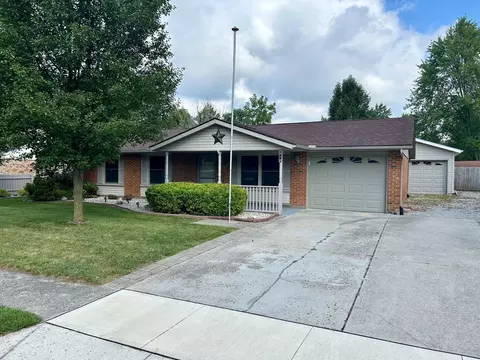 818 Primrose Dr, Wapakoneta, OH 45895