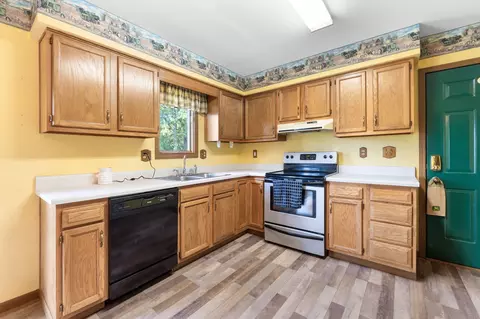 Kitchen - 517 E Patterson St, Dunkirk, OH 45836 photo 2 of 2