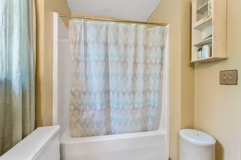 Bath - 517 E Patterson St, Dunkirk, OH 45836 photo 3 of 3