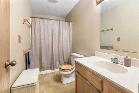 Bath - 517 E Patterson St, Dunkirk, OH 45836 photo 1 of 3
